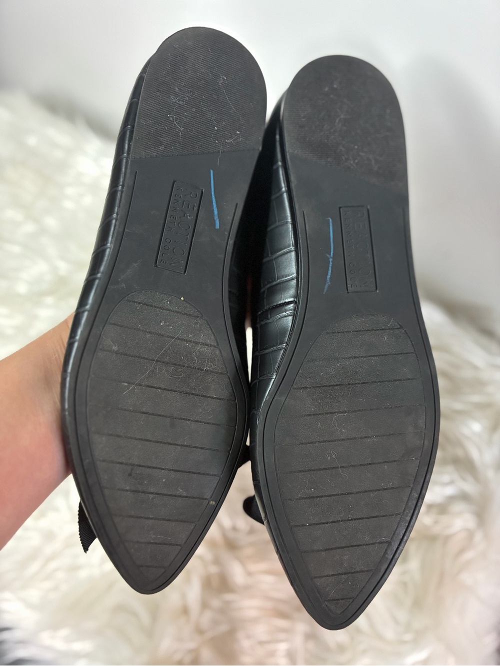 Kenneth Cole Reaction Black Croc-Texture Pointed Bow Flats - Picture 3 of 6